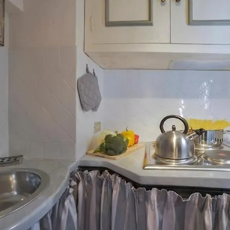 Maggio Frescoes By Vacavilla Appartement