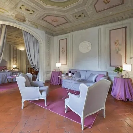 Apartamento Maggio Frescoes By Vacavilla
